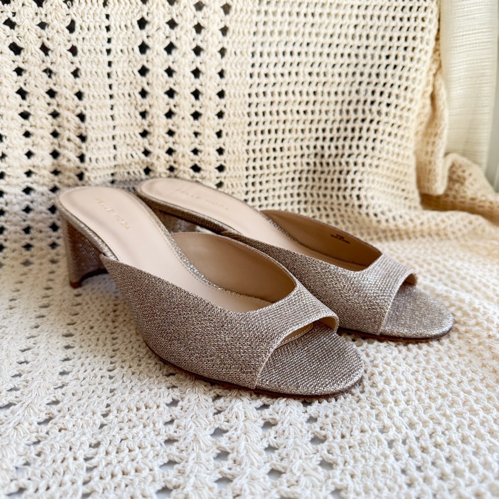 Pelle Moda Mika Block Heel Slides Metallic Textured Open Toe Shoes Size 9.5